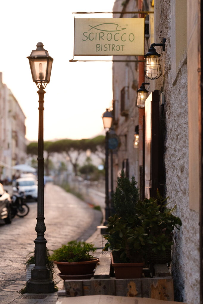 Esterno Via Annunciata Gaeta Scirocco Bistrot 